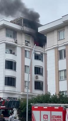 İstanbul- Büyükçekmece'de iddiaya göre engelli kız annesiyle birlikte yaşadığı evi ateşe verdi