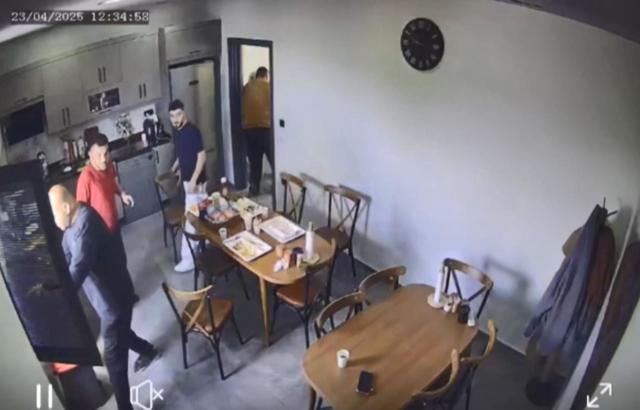 İstanbul - Depremde 1'inci katın penceresinden atlayarak kaçtılar