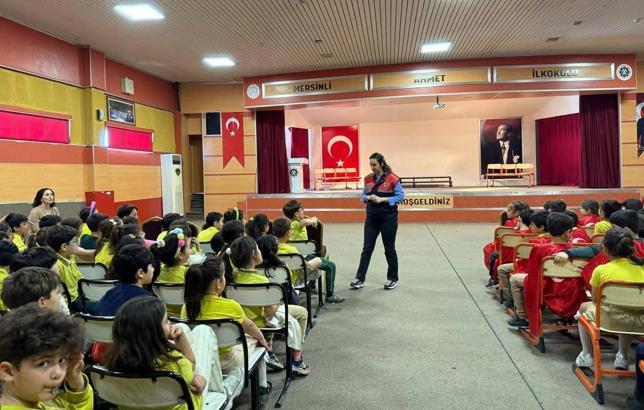 Jandarmadan öğrencilere siber farkındalık eğitimi