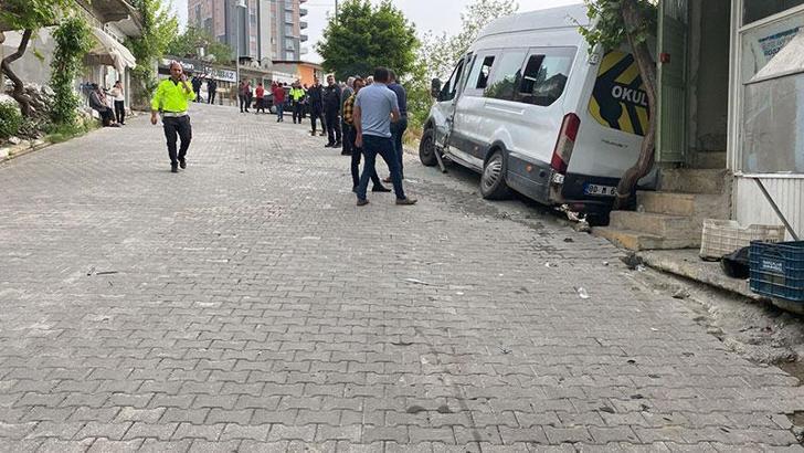 Osmaniye'de öğrenci servisi ile otomobil çarpıştı; 9'u öğrenci 11 yaralı