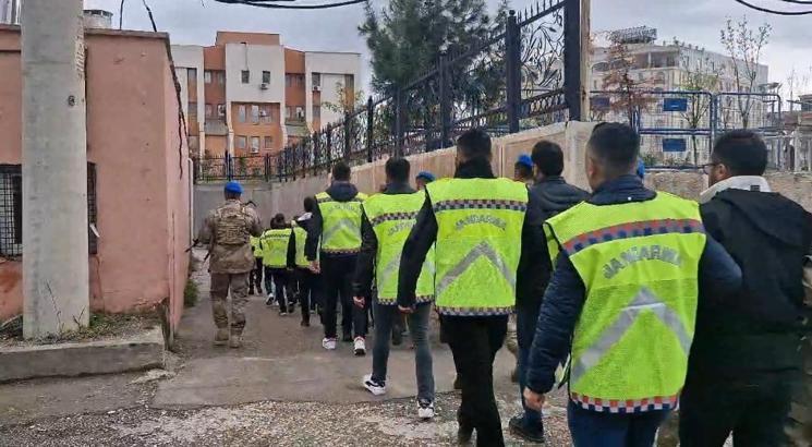 Mardin'de 1 milyar TL’lik vurgunda tutuklanan 9 şüphelinin 700 milyon TL tutarındaki mallarına tedbir konuldu