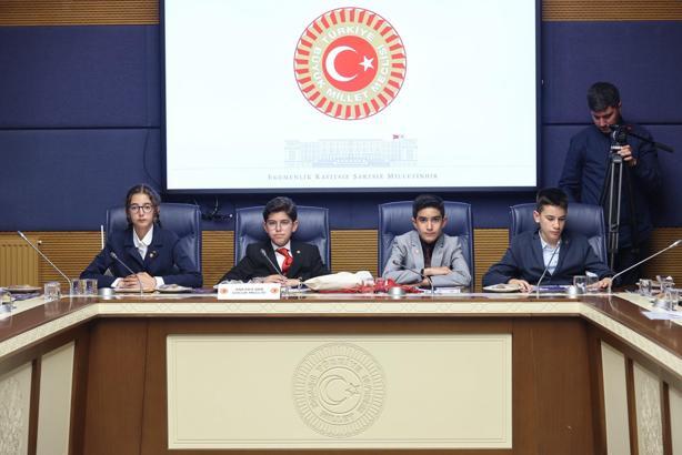 Çocuk Hakları Alt Komisyonu, TBMM'de çocukları ağırladı