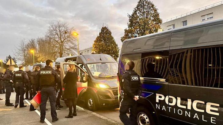 Fransa’da okulda bıçaklı saldırı: 1 ölü, 3 yaralı