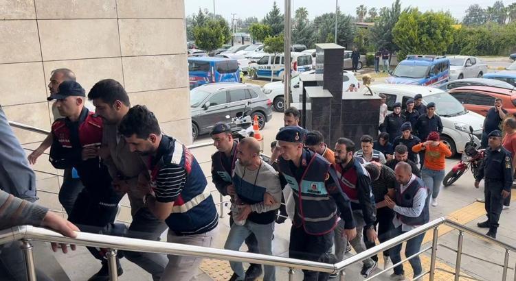 Erdemli'de uyuşturucu operasyonuna 15 tutuklama