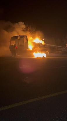 Elazığ'da TIR alev alev yandı