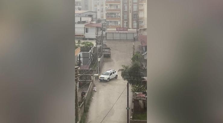 Osmaniye’de sağanak yağış hayatı olumsuz etkiledi; yıldırım, orman yangınına neden oldu