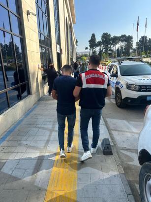 İzmir'de terör operasyonu; 4 gözaltı