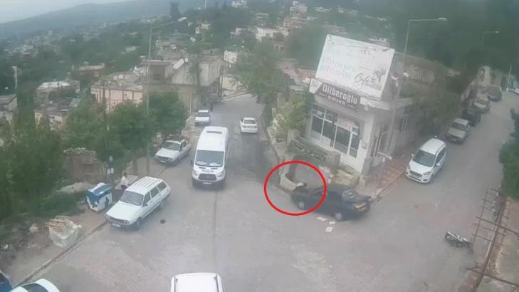 Osmaniye'de 9'u öğrenci 11 kişinin yaralandığı kaza kamerada