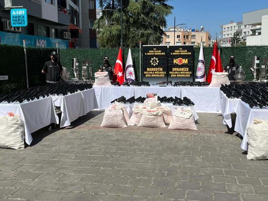 İzmir'de uyuşturucu ve silah ticareti operasyonuna 137 tutuklama