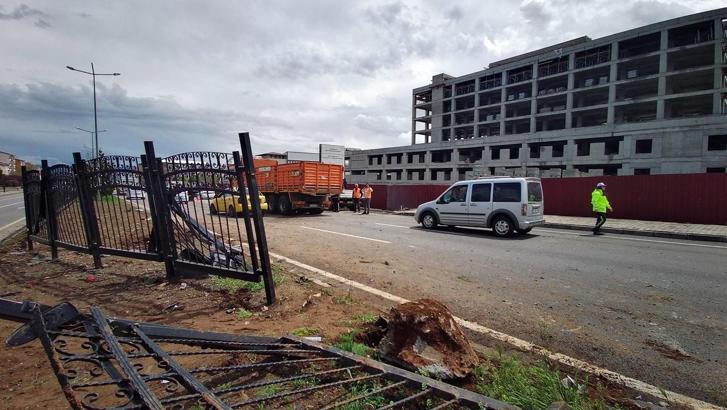 Bingöl'de zincirleme kaza; 1'i ağır 6 yaralı