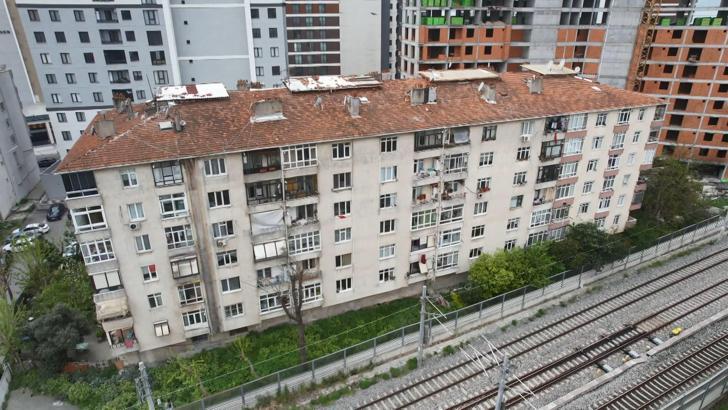 İstanbul - Küçükçekmece'de deprem sonrasında boşaltılan binalar havadan görüntülendi
