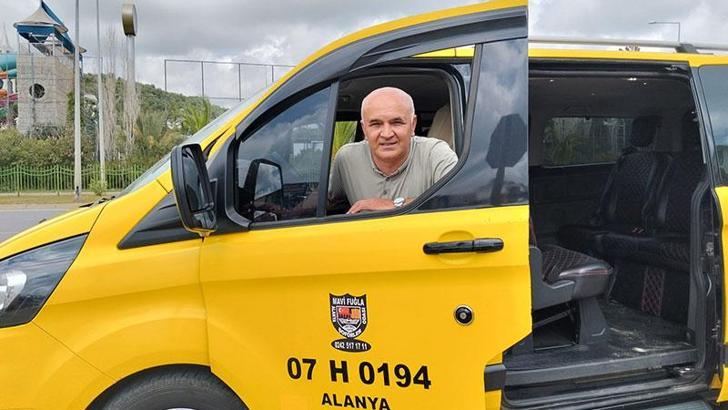 Takside unutulan 18 bin avronun içinde olduğu çantayı sahibine teslim etti