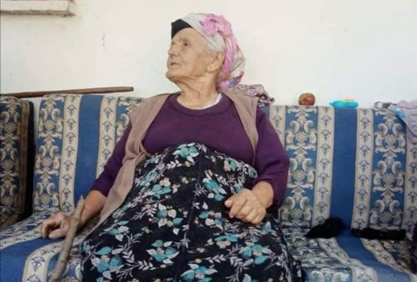 Dut ağacına çarpan patpattaki çifti ölüm ayırdı