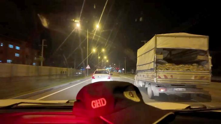 Patates yüklü kamyonette 4 kaçak göçmen yakalandı