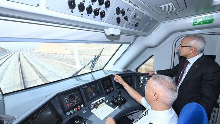 Bakan Uraloğlu: Ankara-Sivas YHT hattı 1,6 milyon yolcuya hizmet verdi