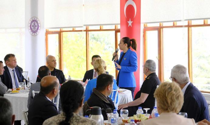 Vali Bilgihan, muhtarlarla toplantı yaptı