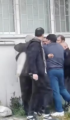 İstanbul  - Deprem sonrası sokağa çıkan komşular arasında kavga