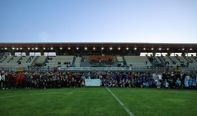 Nilüfer Belediyesi'nden amatör kulüplere 2 milyon 100 bin TL'lik yardım paketi