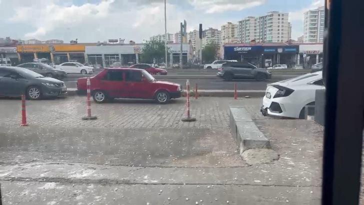Diyarbakır'da dolu ve sağanak etkili oldu