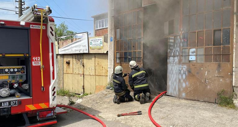 Demir doğrama atölyesindeki yangın büyümeden söndürüldü