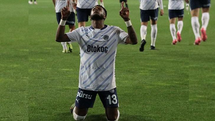 Fenerbahçe zirve takibini bırakmıyor