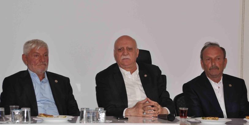 Bayraktar'dan, dondan zarar gören üreticiye destek