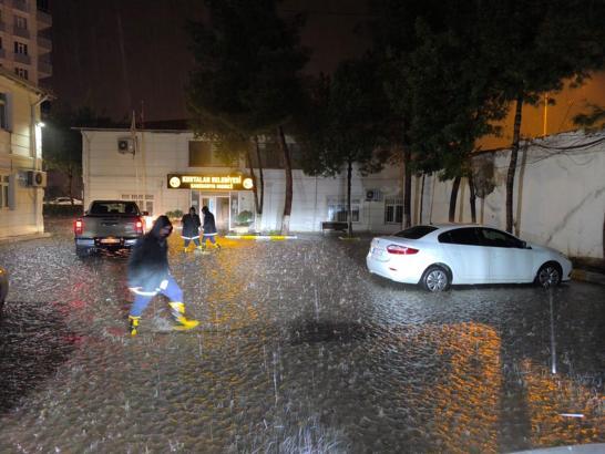 Siirt’te sağanak hayatı olumsuz etkiledi