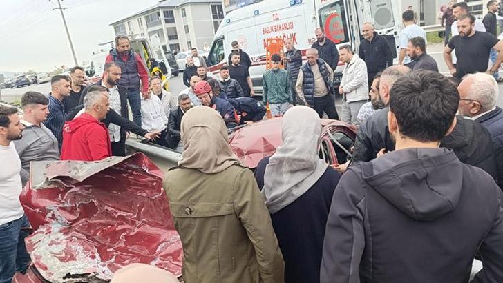 Bariyere çarpan otomobildeki 2 kişi ağır yaralandı