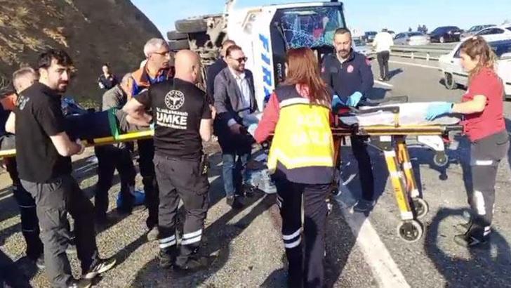 Elazığ'da yolcu midibüsü devrildi; 25 yaralı