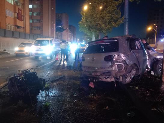Diyarbakır'da otomobil, refüje çarptı: 3 yaralı