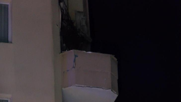 İstanbul - Kadıköy’de 6 katlı binanın 5’inci katında balkon çöktü; bina tahliye edildi