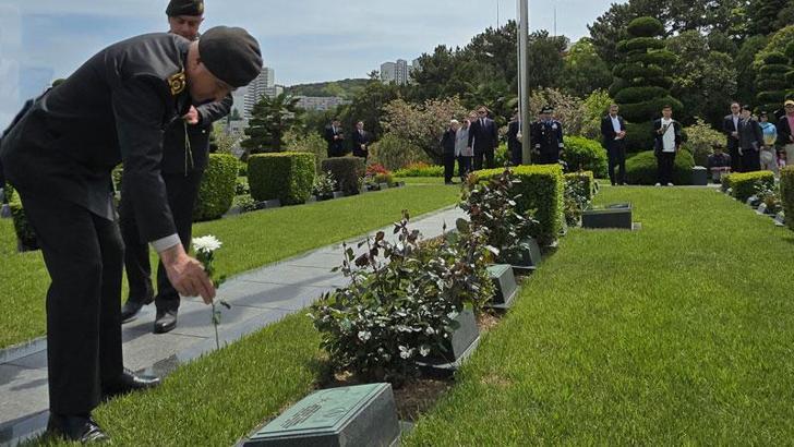 Genelkurmay Başkanı Orgeneral Gürak, Kore Cumhuriyeti'nde Türk şehitliğini ziyaret etti