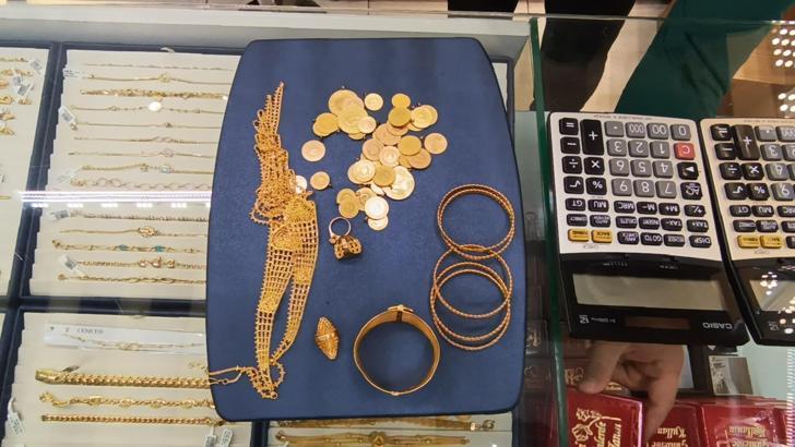 Evlendiğinde mihr olarak verilen 1 milyon 410 bin TL tutarındaki altınlarını Gazzelilere bağışladı