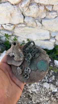 Kaçak kazıda çıkan objeleri satmak için müşteri arayan 4 şüpheli yakalandı