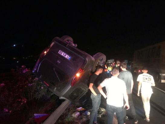 Osmaniye'de otomobil, TIR'a arkadan çarptı: 5  yaralı