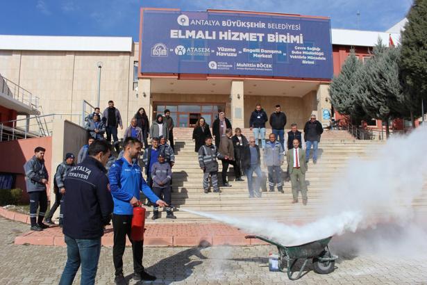 Büyükşehir'in yangın eğitimleri sürüyor