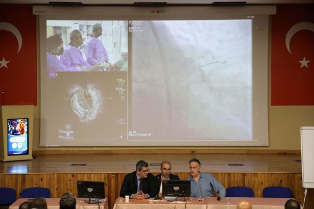 İzmir'den yurt dışına ilk kardiyoloji canlı yayını