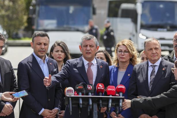 İstanbul- Özgür Özel: Sabırlı bir şekilde bu süreci yakından takip ediyoruz