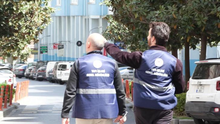 İstanbul- Başakşehir'de Çevre, Şehircilik ve İklim Değişikliği Bakanlığı ekiplerinden hasar tespit çalışması