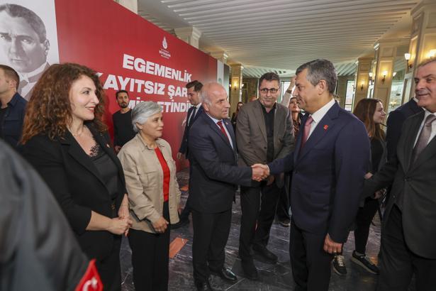 İstanbul- Özgür Özel Saraçhane'de konuştu