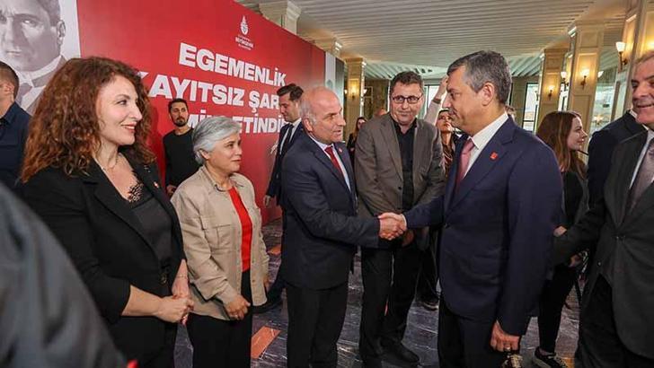 Özgür Özel Saraçhane'de konuştu