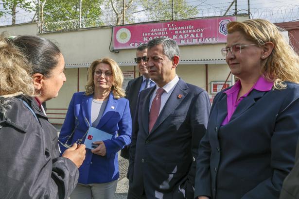 İstanbul - Özgür Özel, Bakırköy Kadın Kapalı Cezaevi'ndeki tutukluları ziyaret etti