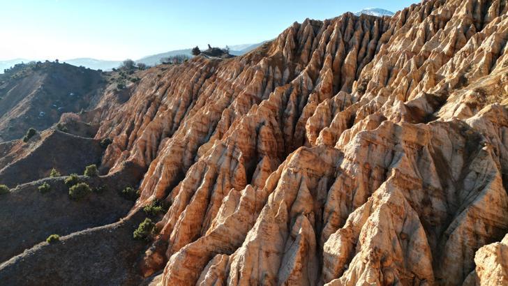 Milyonlarca yılda oluşan doğal sanat eseri; 'Şeytan Şehri Kayalıkları'