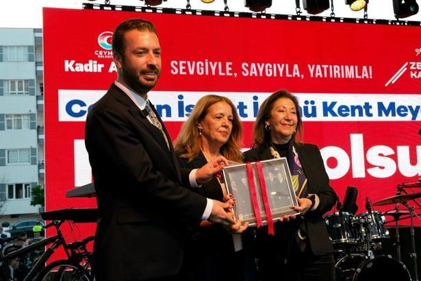 İnönü'nün torunu, dedesinin adını taşıyan meydanı açtı