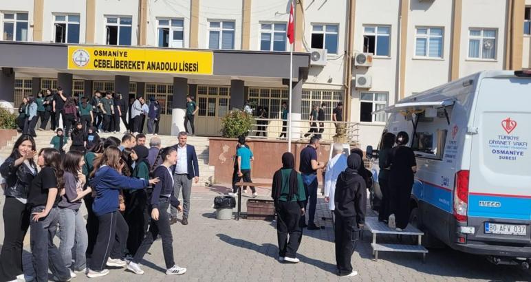 Osmaniye'de öğrencilere sıcak çorba ikramı