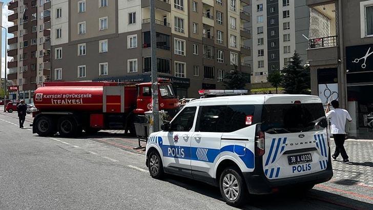 Kayseri'de 11'inci kattaki dairede çıkan yangında dumandan etkilendi