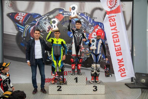 Uzay Alp Urcan, FIM MiniGP Türkiye Serisi'nde çifte zafer kazandı