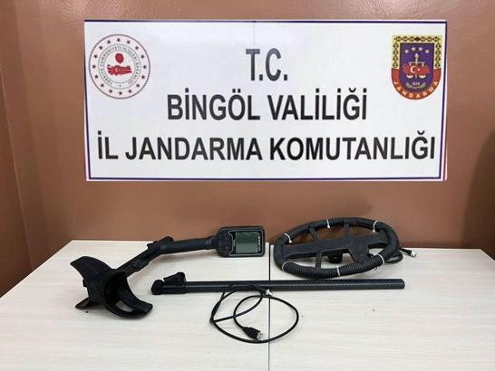 Bingöl’de, arazide define arayan şüpheli yakalandı