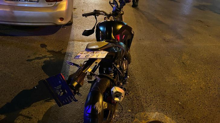 Çorlu'da otomobille çarpışan motosikletin ehliyetsiz sürücüsü, ağır yaralandı