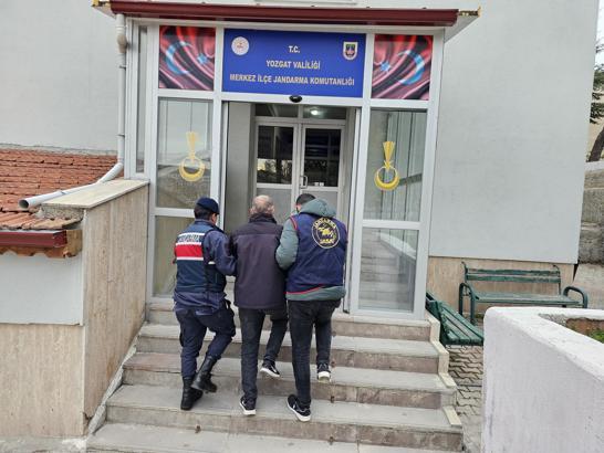 Yozgat'ta firari hükümlü çatıda yakalandı